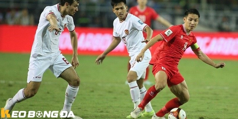 Chuyên gia Kèo bóng đá khuyên người chơi cần chú ý đến biến động tỷ lệ trước giờ bóng lăn tại vòng loại World Cup 2026 Việt Nam